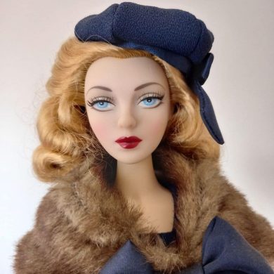 Photo du visage de la poupée blonde Gene Marshall de Mel Odom