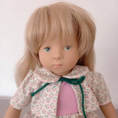 Photo du visage de la poupée Xenia de Sylvia Natterer pour Gôtz