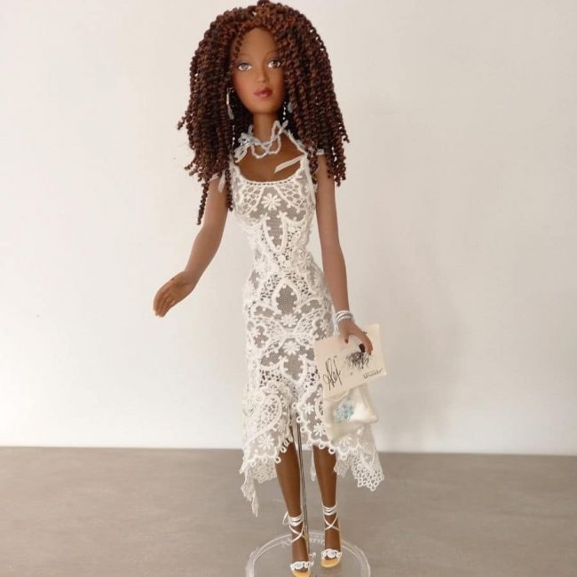 photo de la poupée Alex afro-américaine de Madame Alexander