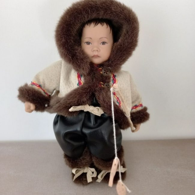 Photo de la poupée esquimau de Heidi OTt