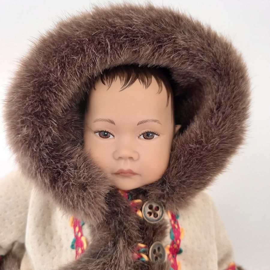 Photo du visage de la poupée esquimau de Heidi Ott