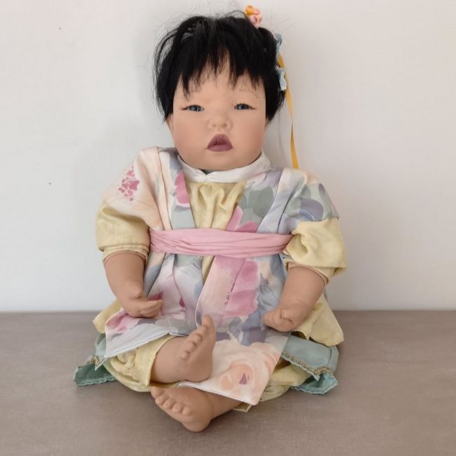 Photo de la poupée Mei Fong de Carin Lossnitzer pour Gôtz