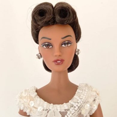 Photo du visage de la poupée Violet de Mel Odom