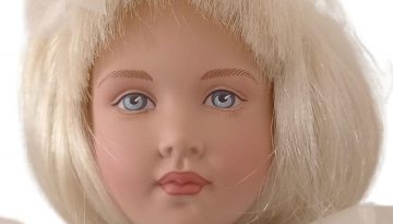 photo du visage de la poupée Margot d'Helen Kish