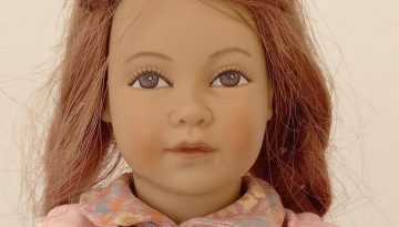 Photo du visage de la poupée la petite fille d'Heidi Ott