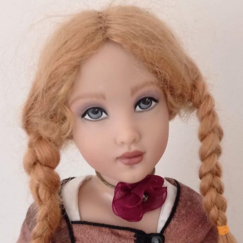 Photo du visage de la poupée Chrysalis d'Helen Kish