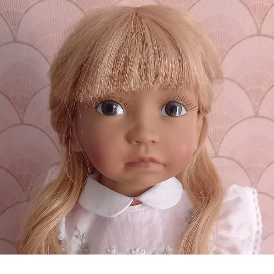 Photo du visage de la poupée Blandine d'Angela Sutter