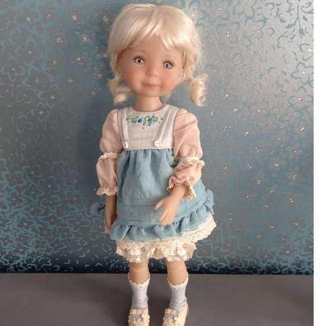 Photo fe la poupée Sky de Ruby Red