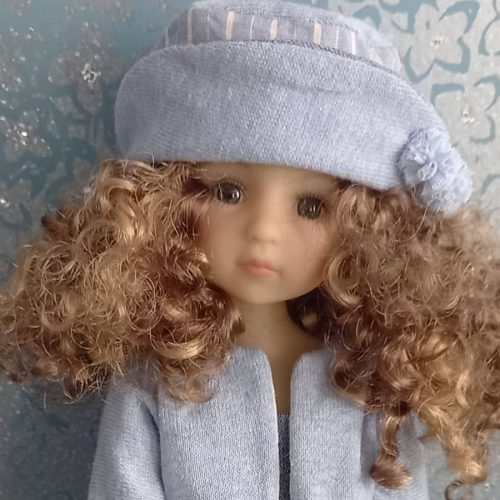 Photo du visage de la poupée Violette de Ruby Red