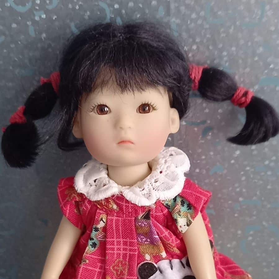 Photo du visage de la poupée Yu Ping de Ruby Red