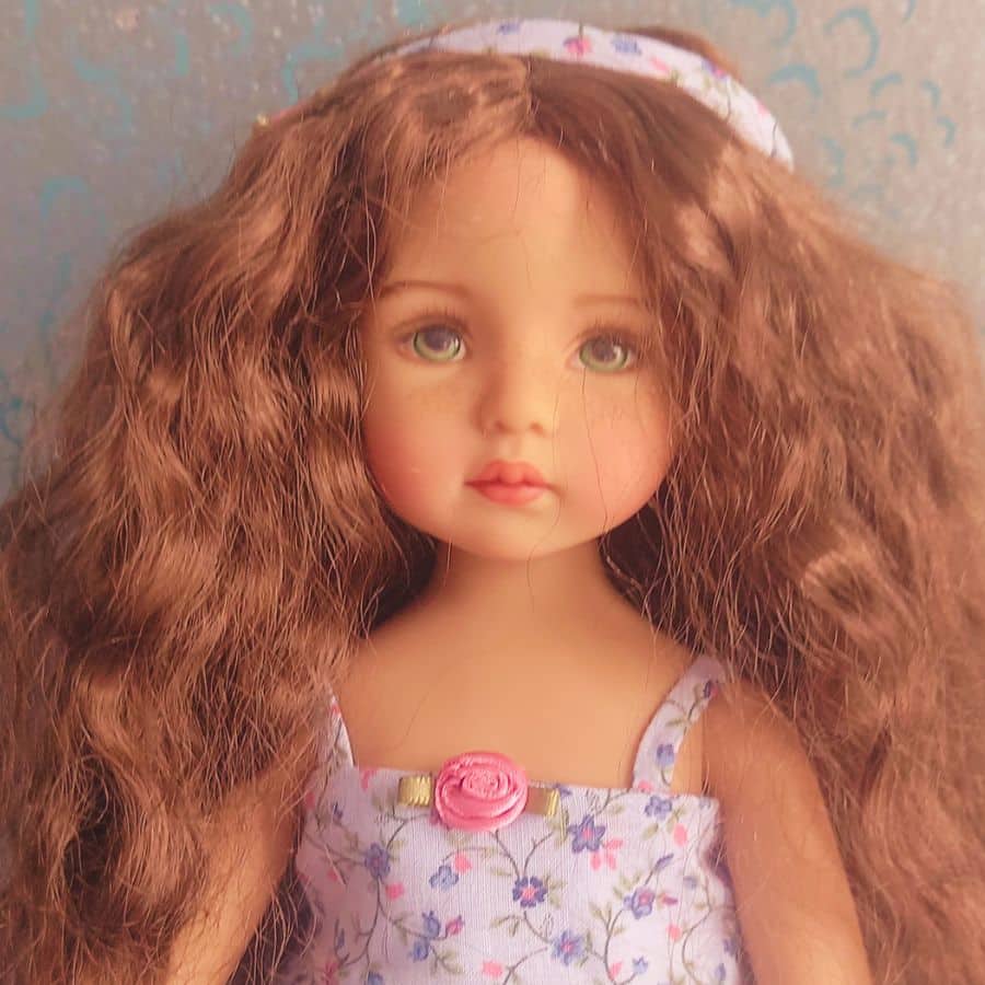 Photo du visage de la poupée Nora de Dianna Effner
