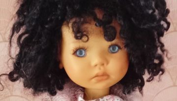 Photo du visage de la poupée Saffi de Meadow