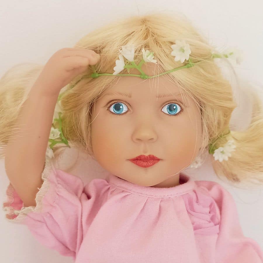 Photo du visage de la poupée Viky de Zwergnase